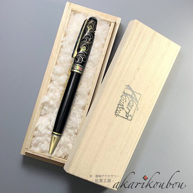 漆・螺鈿ボールペン 孔雀羽紋様 黒漆 純金箔 プラチナ箔 | iichi