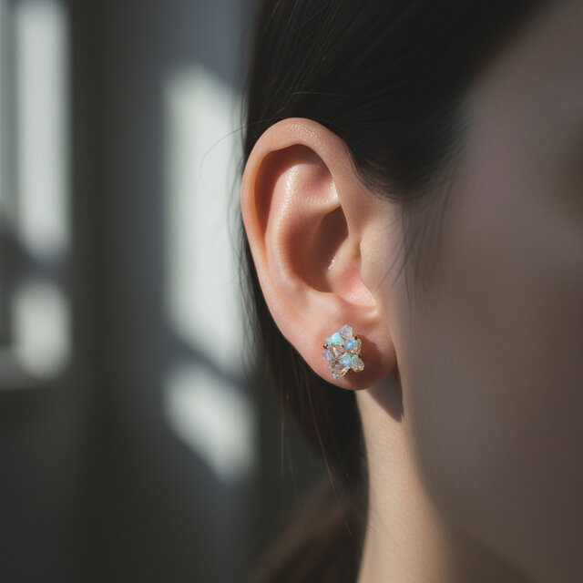 オパールとダイヤモンドクォーツのピアス | iichi 日々の暮らしを オパールとダイヤモンドクォーツのピアス | iichi 日々の暮らしを