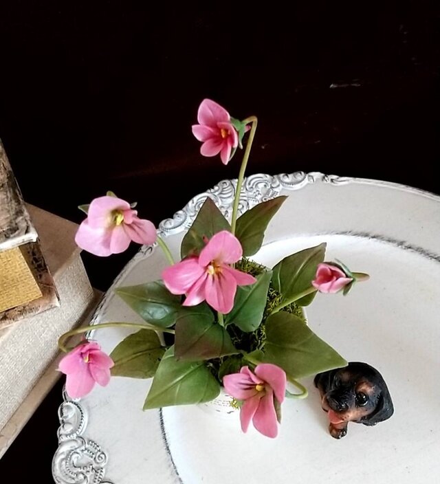 ☆粘土の花[スミレ咲く〜ピンク]☆ | iichi 日々の暮らしを心地よく