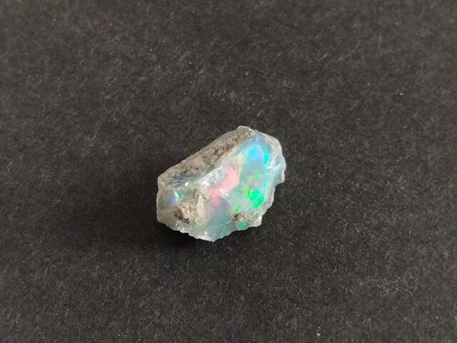 エチオピア産オパール 原石 15x8mm | iichi 日々の暮らしを