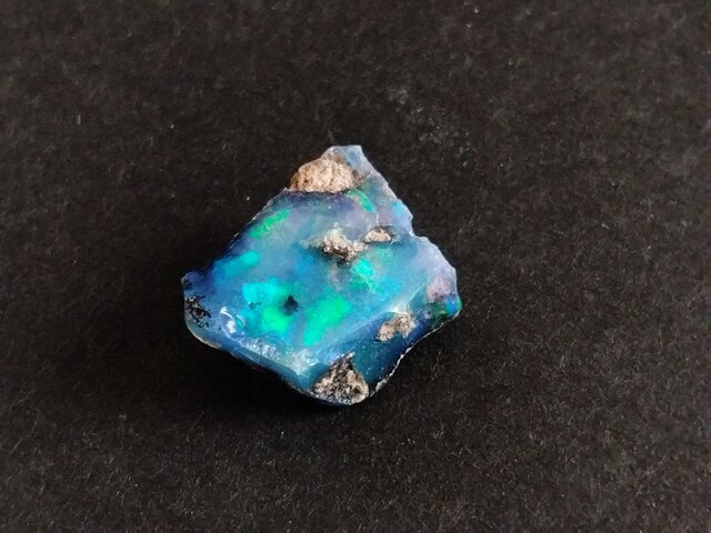 大粒【117ct】エチオピア　オパール　原石　天然石　鉱物　標本　鉱石　ブルー 高品質 《 大きい エチオピアオパール 原石 ブルー系 》 鉱物
