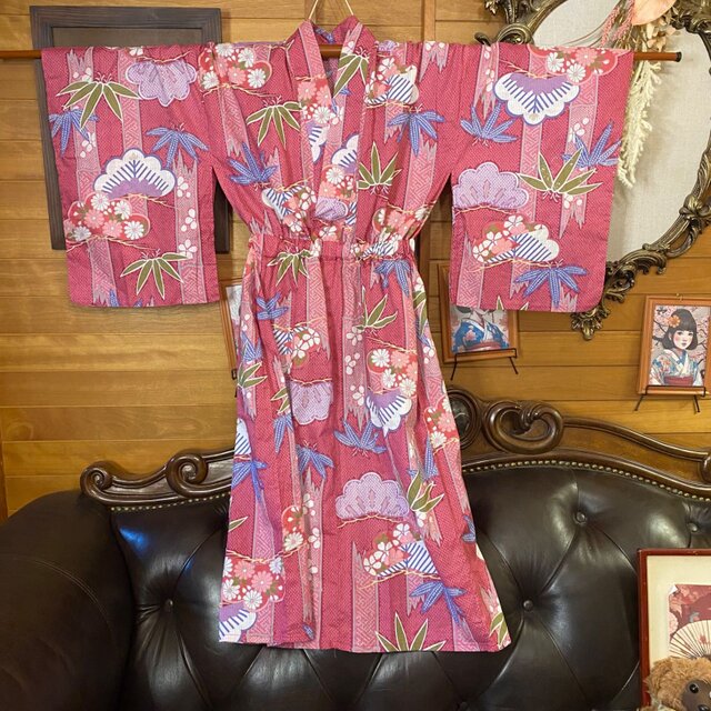 浴衣リメイク ロング ワンピース ドレス 名古屋帯サッシュベルト付 和洋折衷 レトロ 古着 ハンドメイド 朝焼け前の桜並木をそっと染め上げる一番紅。 W-648 浴衣リメイク ロング ワンピース ドレス 名古屋帯ベルト付 和洋折衷