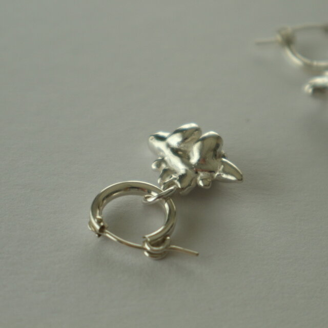 Silver925】ステゴサウルスのピアス | iichi 日々の暮らしを