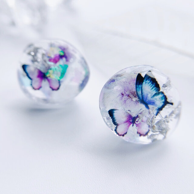 モルフォ蝶とかすみ草のピアス　サージカルステンレス　金属アレルギー対応