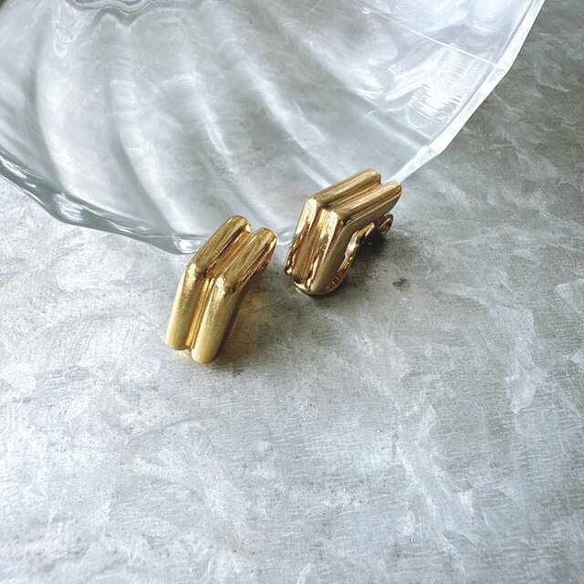 3993 モネ ヴィンテージ イヤリング ゴールド スクエア リボン YM139-【 Monet 】モネ・ヴィンテージイヤリング Gold-tone