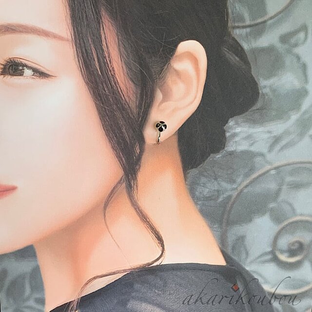 sv925】パール漆イヤリング 黒漆 螺鈿 銀蒔絵 螺鈿アクセサリー