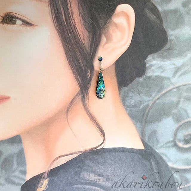 BWM 孔雀羽盛金装飾　ショープレート　プラチナ彩　コレクション ダイヤモンド プラチナネックレス(カメリアモチーフ/4月誕生石