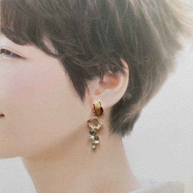 ブラウンシェル×水晶カービングピアス(イヤリング) ブラウンシェル×水晶カービングピアス(イヤリング) ブラウンシェル