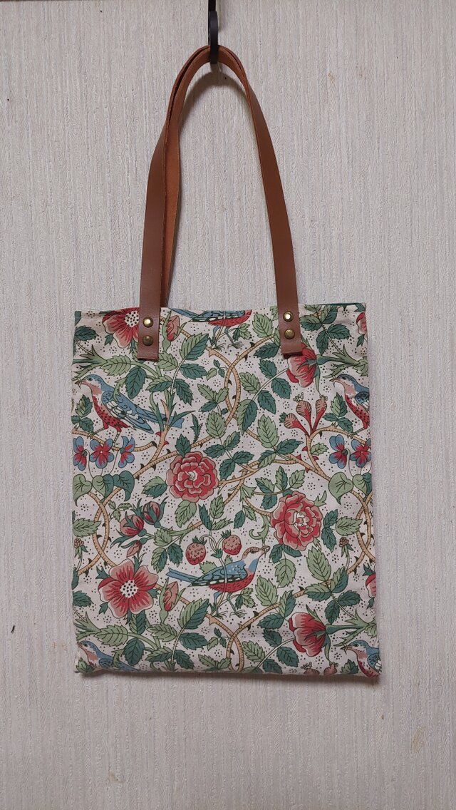 リバティ　ハンドメイド　とっても大きな　トートバック　縦50横50マチ20㎝ 9d66983bedc098f56fa25b5cf90854