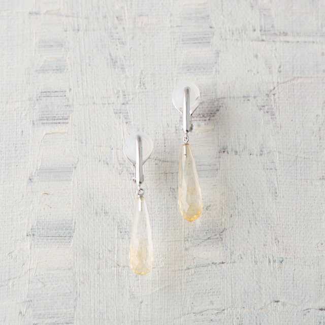 Pince(パンス）柔らかな光をまとうシトリンのシルバーイヤリング