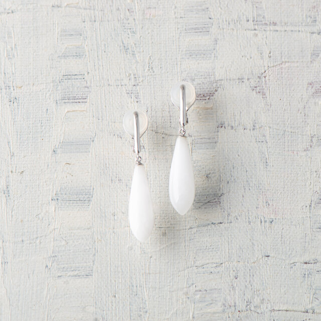 Pince(パンス）カルピスのような白をまとう、クォーツァイトのシルバーイヤリング