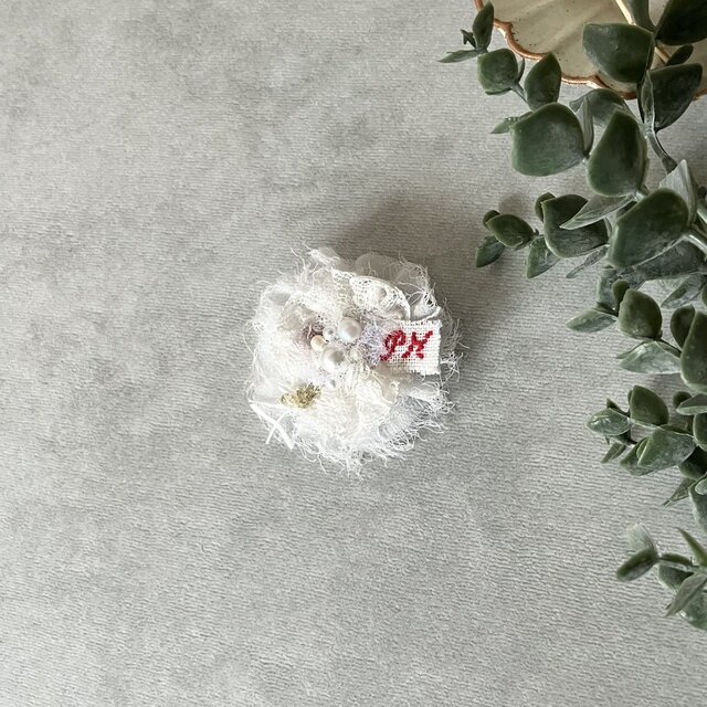 アンティークレースのふわふわブローチ[RED・PH]