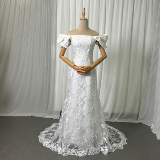 ウェディングドレス 姫袖 オフショルダー 贅沢な総レース 優雅なシルエット ファスナー 結婚式/披露宴