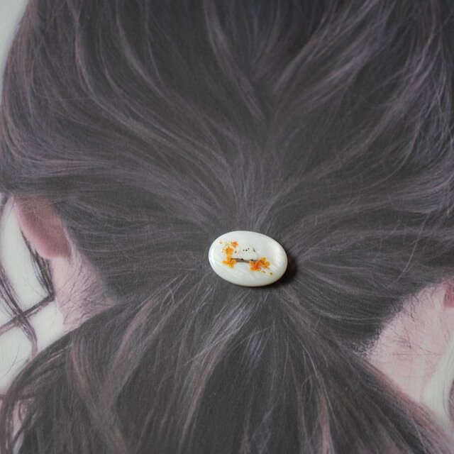 天然シェルと金木犀、シマエナガのポニーフック｜ふんわり秋香る