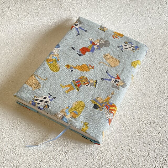 A5判ソフトカバー用ブックカバー アリスビッグ 水色