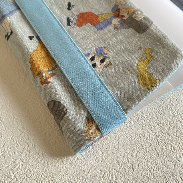 A5判ソフトカバー用ブックカバー アリスビッグ 水色 | iichi 日々の