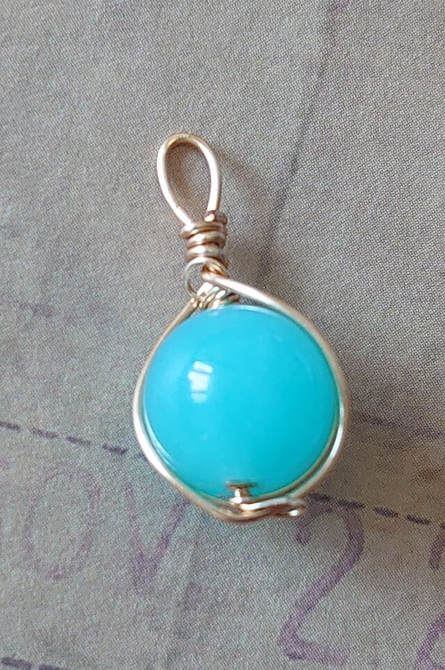 シーブルーカルセドニー(金色ワイヤー）