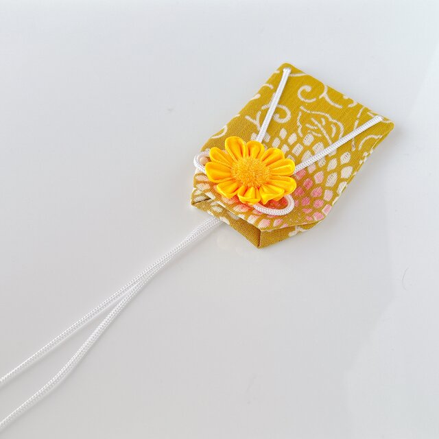 あの日のヒマワリ）元巫女が作る花のお守り袋 | iichi 日々の