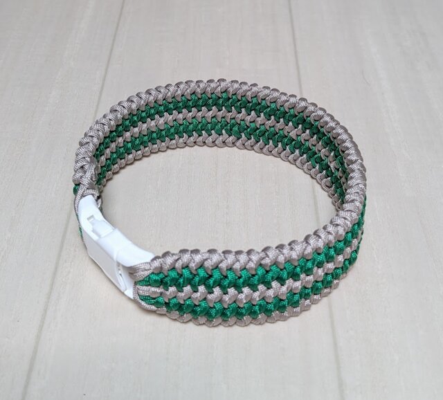 パラコード首輪 大型犬用バックルタイプ (内周40cm) サイズを小さく