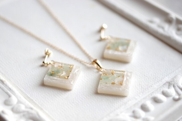 No.612-C シマエナガ☆水彩画風☆レジンピアス・イヤリング No.612-D