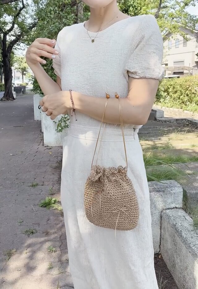 女の子ライクな巾着のショルダーバック