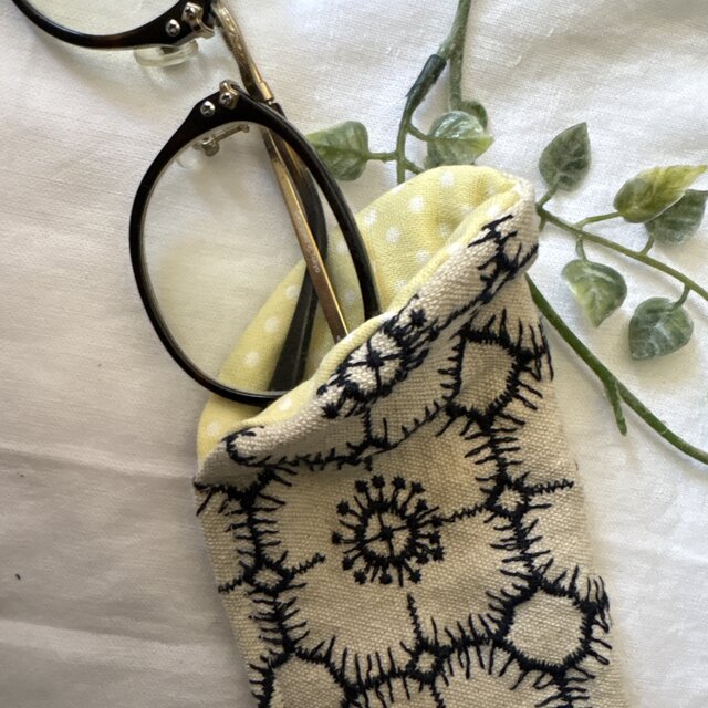 ハンドメイド♡メガネケース♡北欧生成りアネモネ刺繍♡♡普通