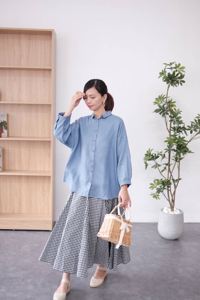 襟付きシャツ　リネン100％・青色