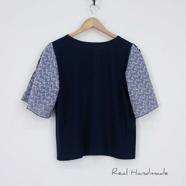 【新品】定価49,500円　レリアン　レース刺繍切替プルオーバー 紺　13＋ 小花柄プリントプルオーバー【BINDA】 | Leilian (Women