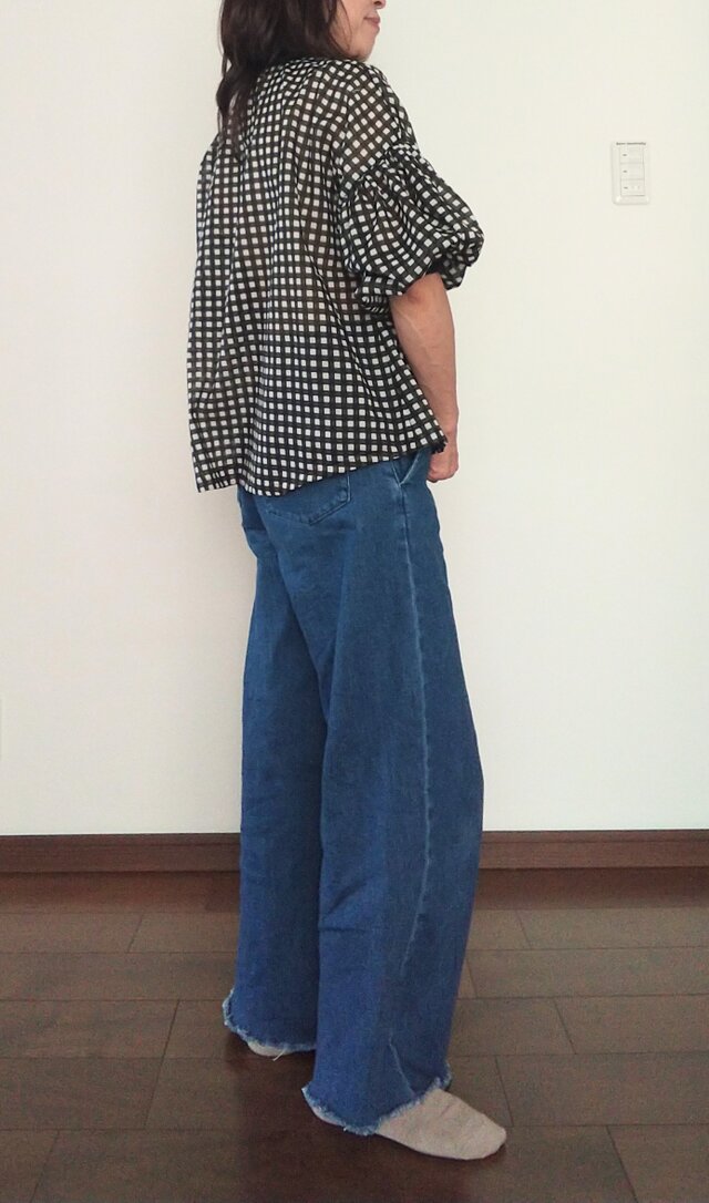 サマーセール！透けるブラックギンガムチェックパフスリーブブラウス