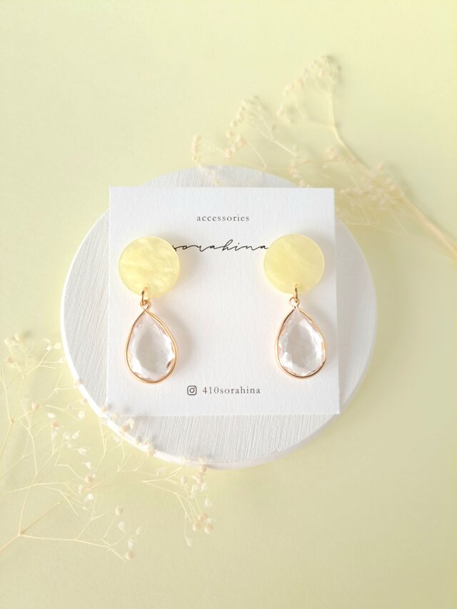 ★★c『 色 - vitamin color - 』　夏　透明　黄色　ゆらゆら揺れる　大ぶりモードピアス(ピアスのみ)e