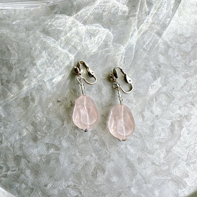 U.S.A. 1980s Rose Quartz Acrylic Hanging Earrings Earrings