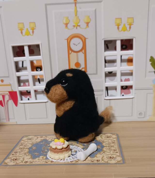 羊毛フェルト ダックスフンド ケーキとホネどっちもほしいの | iichi