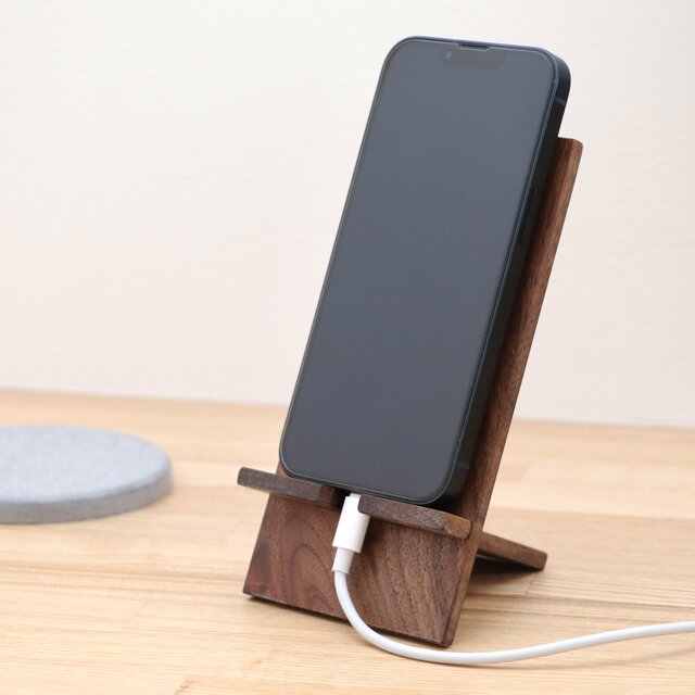 【２段階調整】組み立て木製スマホスタンド〈ウォールナット・スクエア〉