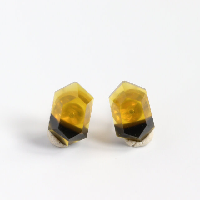 K14｜イエロー×ブラック・Bee Motif アゲートスタッドピアス｜Kado