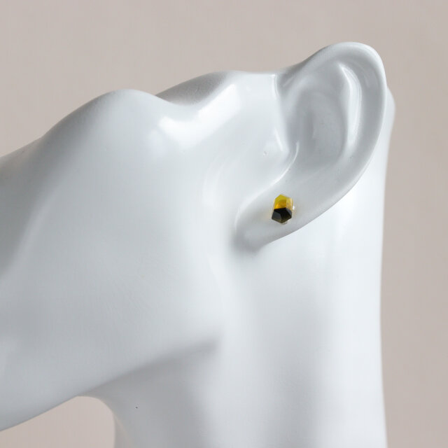 K14｜イエロー×ブラック・Bee Motif アゲートスタッドピアス｜Kado