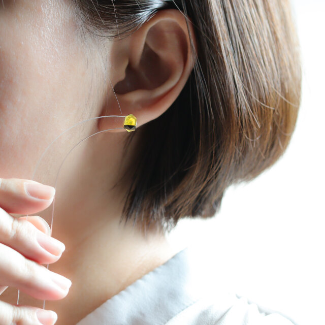 K14｜イエロー×ブラック・Bee Motif アゲートスタッドピアス｜Kado