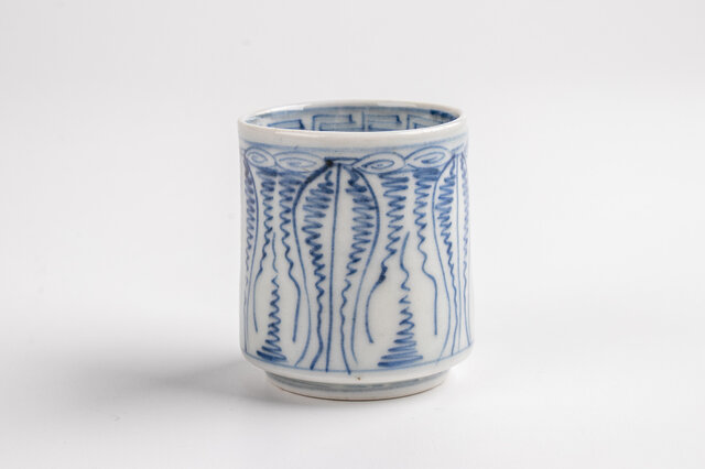 古伊万里染付氷裂小花文覗き猪口 古伊万里 染付よろけ文酢猪口 覗き猪口 1客 江戸後期 | iichi 日々の