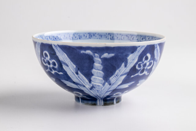 古伊万里 白抜き芭蕉文 碗 1客 江戸後期 E1275 | iichi 日々の暮らしを