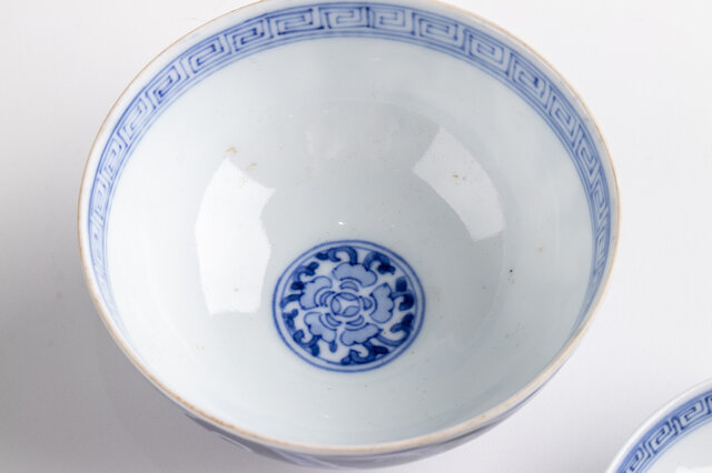 古伊万里 白抜き草花文 蓋茶碗 1客 江戸後期 E1275 | iichi 日々の