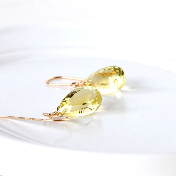 14kgf/大粒レモンクォーツコンケーブカット一粒ピアス | iichi 日々の