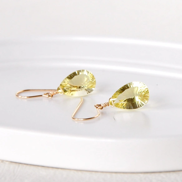 14kgf/大粒レモンクォーツコンケーブカット一粒ピアス | iichi 日々の
