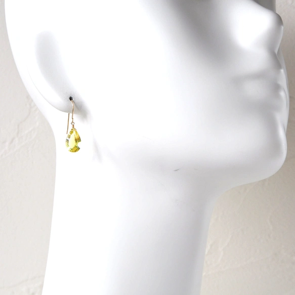 14kgf/大粒レモンクォーツコンケーブカット一粒ピアス | iichi 日々の