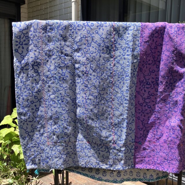 WHITEBaby　カンタキルト　購入後未使用　ブロック刺繍 白×ブルーの小花柄ブロックプリントカンタキルト／ヴィンテージ