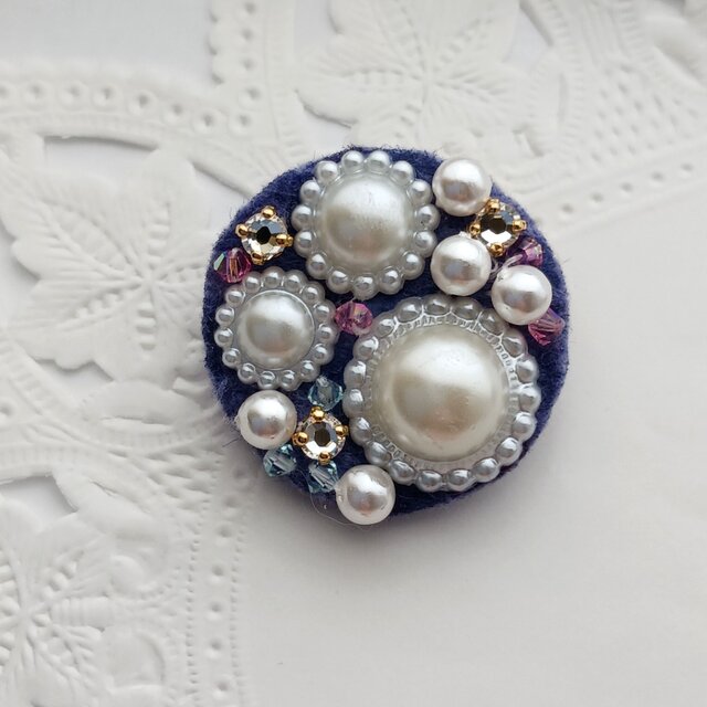 パールビーズブローチ②　ハンドメイド