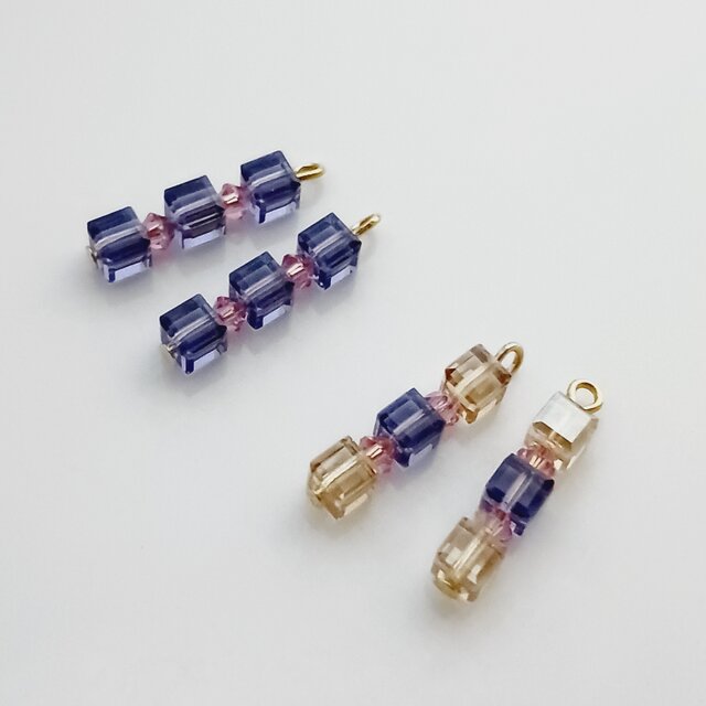 ムラサキスワロフスキー　ピアス　ハンドメイド　ムラサキ