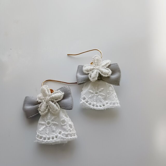 レースリボンピアス　ハンドメイド