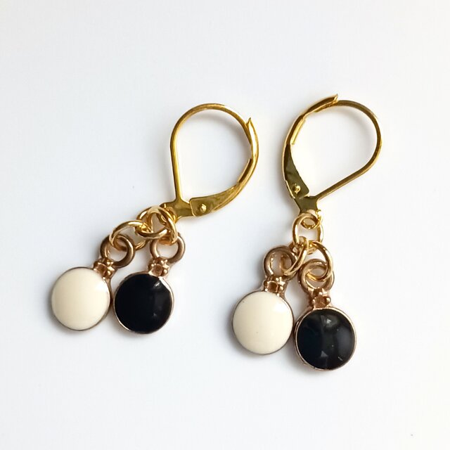 モノトーンパーツピアス