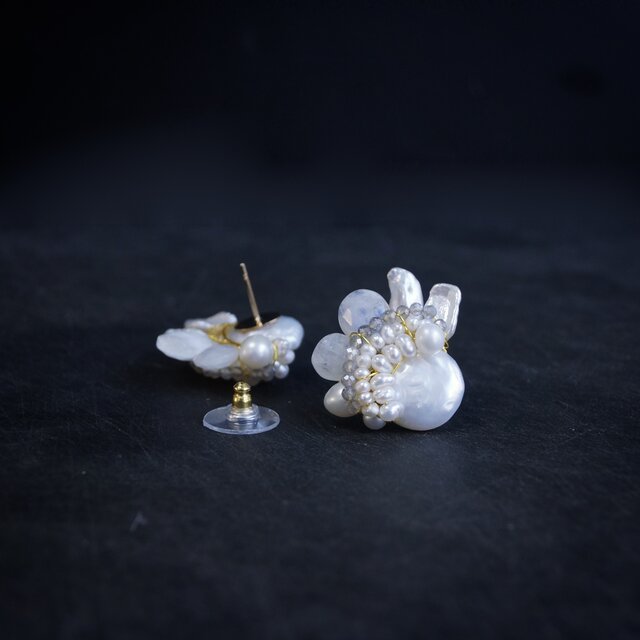 アトリエジュンコ　Atelier junko ピアス　淡水パール 三橋 頼子（Yoriko Mitsuhashi）｜淡水パール ピアス / たまご型
