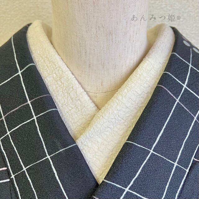 ポリエステルの半衿  エクリュカラーのぽこぽこ