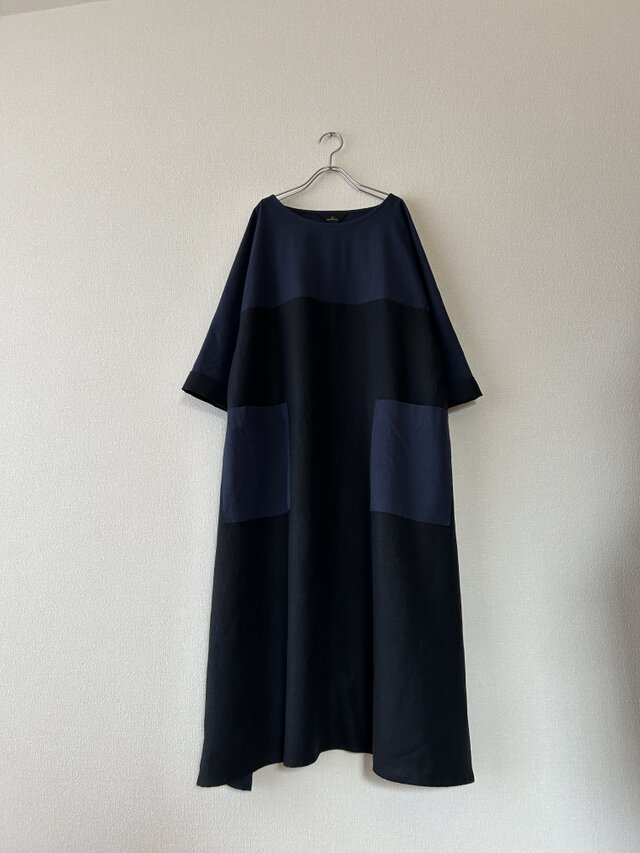 バイカラーのワンピース　ブラック&ネイビー